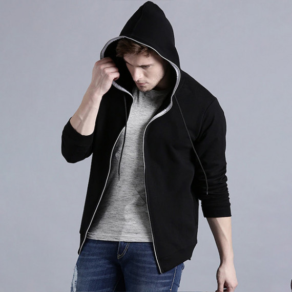 https://weavestyle.in/vi/products/men-black-solid-hooded-sweatshirt