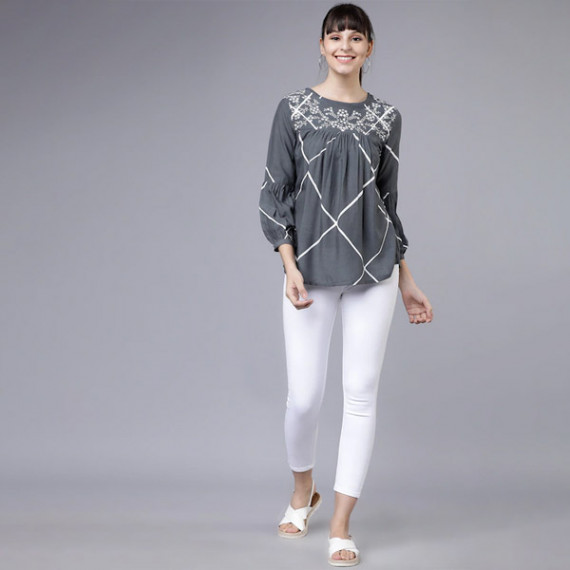 https://weavestyle.in/products/women-grey-and-white-printed-a-line-top