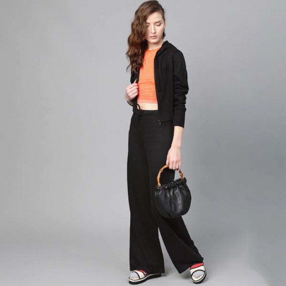 http://126822.m1110.group/vi/products/women-black-regular-fit-solid-wide-leg-track-pants