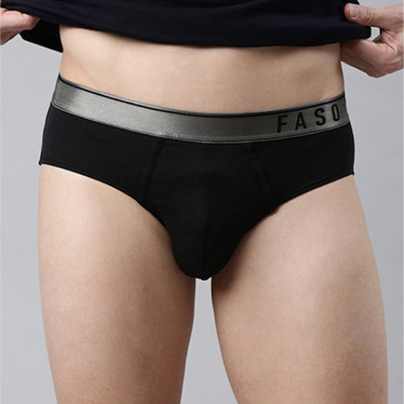 https://weavestyle.in/vi/products/men-black-solid-cotton-basic-briefs