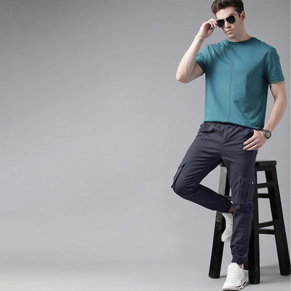 https://weavestyle.in/vi/products/men-navy-blue-solid-mid-rise-woven-pure-cotten-cargo-trousers