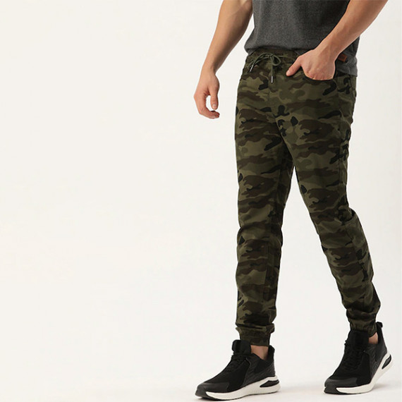 https://weavestyle.in/products/men-olive-green-camouflage-printed-slim-fit-joggers-trousers