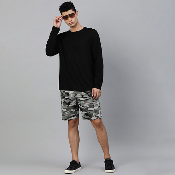 http://126822.m1110.group/products/men-charcoal-grey-camouflage-printed-pure-cotton-cargo-shorts