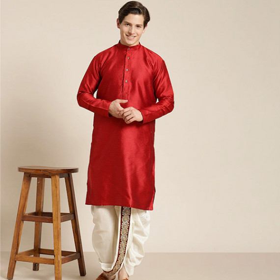 https://weavestyle.in/products/mens-cream-coloured-pure-cotton-double-layer-dhoti-gold-zari-border