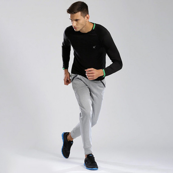 https://weavestyle.in/vi/products/men-black-raglan-sleeved-active-t-shirt